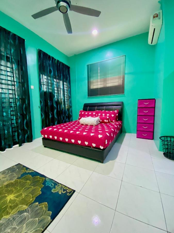 Desyafiq Homestay Kuala Kedah Exterior photo